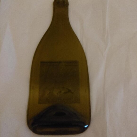 Flattened Green Wine Bottle Cheese Board - Picture 6 of 8